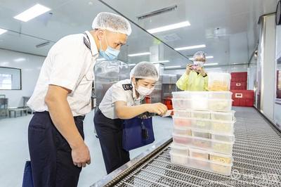 寶安監管局檢查第二批開學學校食品安全